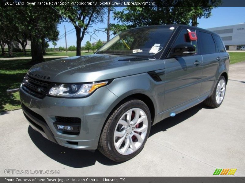 Front 3/4 View of 2017 Range Rover Sport Autobiography