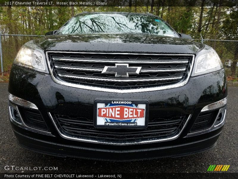 Mosaic Black Metallic / Ebony 2017 Chevrolet Traverse LT