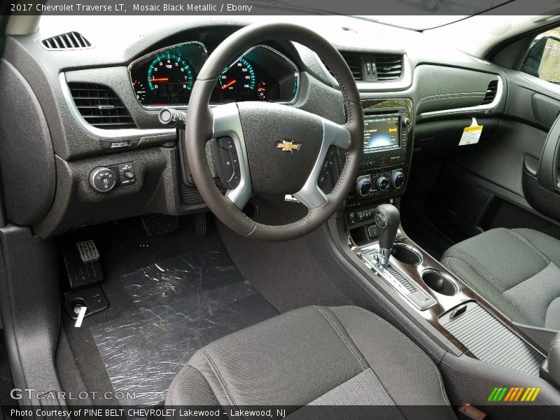 Mosaic Black Metallic / Ebony 2017 Chevrolet Traverse LT
