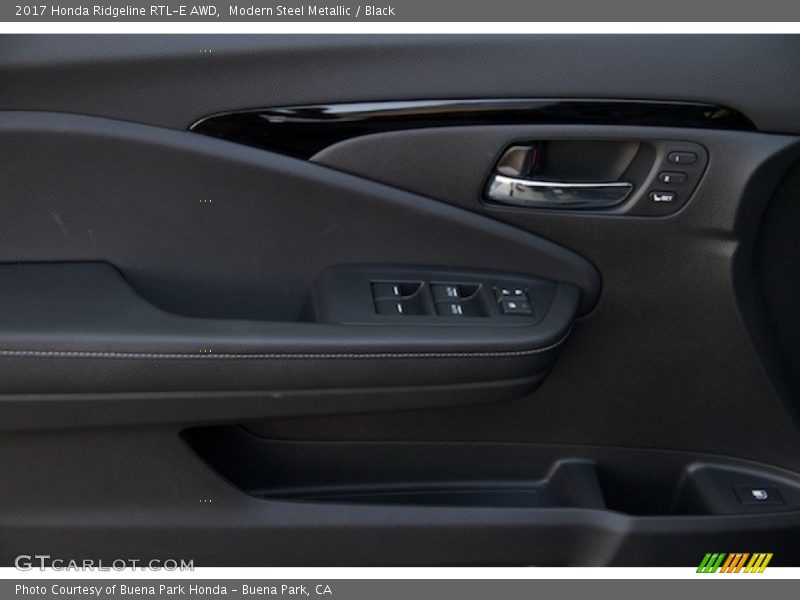 Modern Steel Metallic / Black 2017 Honda Ridgeline RTL-E AWD