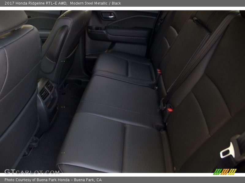 Modern Steel Metallic / Black 2017 Honda Ridgeline RTL-E AWD