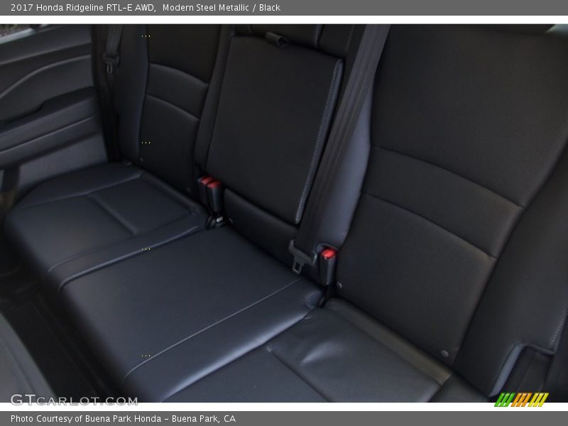 Modern Steel Metallic / Black 2017 Honda Ridgeline RTL-E AWD