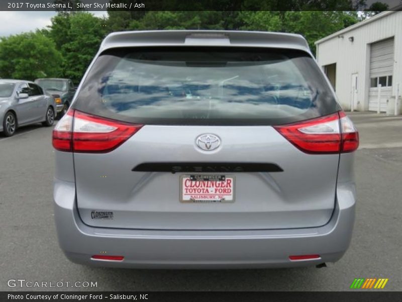 Silver Sky Metallic / Ash 2017 Toyota Sienna L