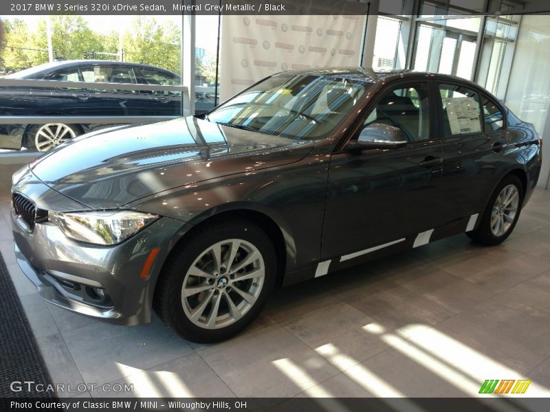 Mineral Grey Metallic / Black 2017 BMW 3 Series 320i xDrive Sedan