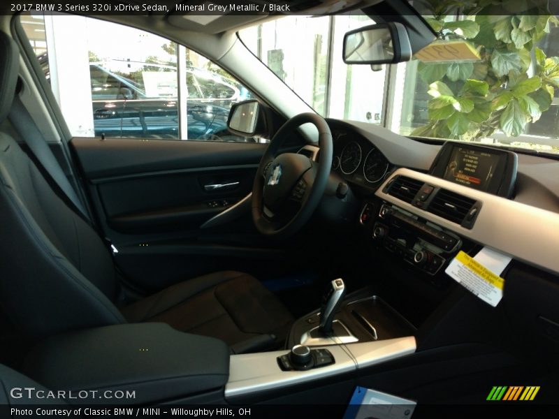 Mineral Grey Metallic / Black 2017 BMW 3 Series 320i xDrive Sedan