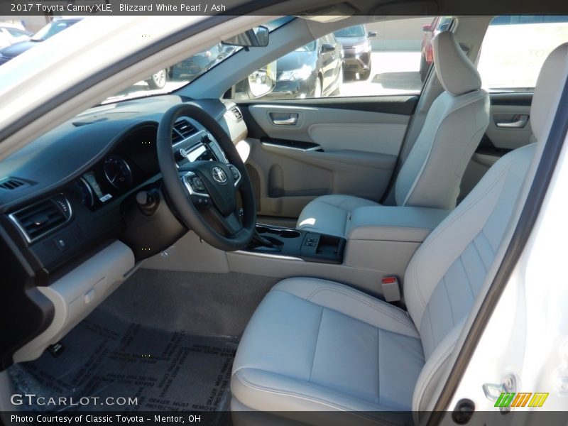Blizzard White Pearl / Ash 2017 Toyota Camry XLE