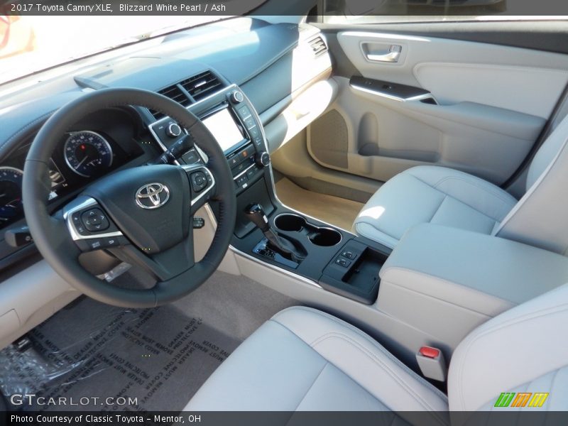Blizzard White Pearl / Ash 2017 Toyota Camry XLE