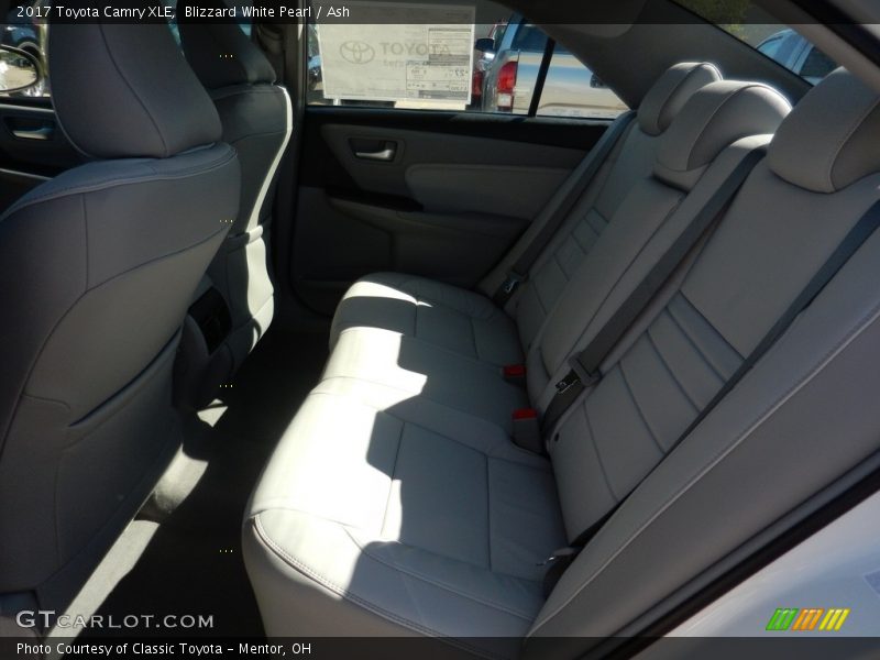 Blizzard White Pearl / Ash 2017 Toyota Camry XLE