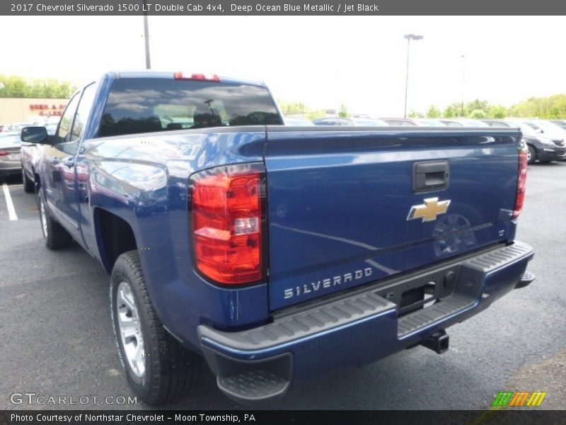 Deep Ocean Blue Metallic / Jet Black 2017 Chevrolet Silverado 1500 LT Double Cab 4x4