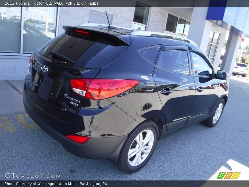 Ash Black / Taupe 2013 Hyundai Tucson GLS AWD