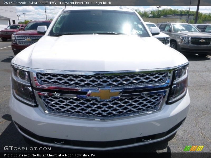 Iridescent Pearl Tricoat / Jet Black 2017 Chevrolet Suburban LT 4WD