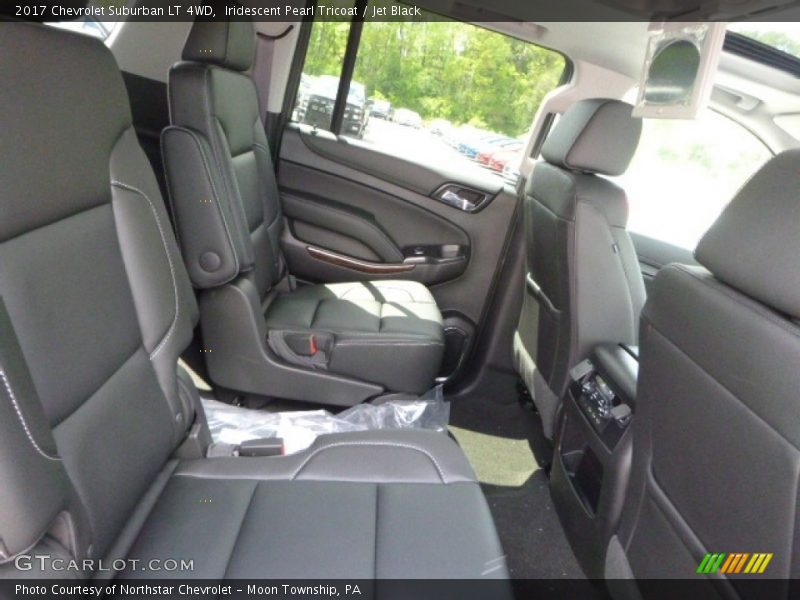 Iridescent Pearl Tricoat / Jet Black 2017 Chevrolet Suburban LT 4WD