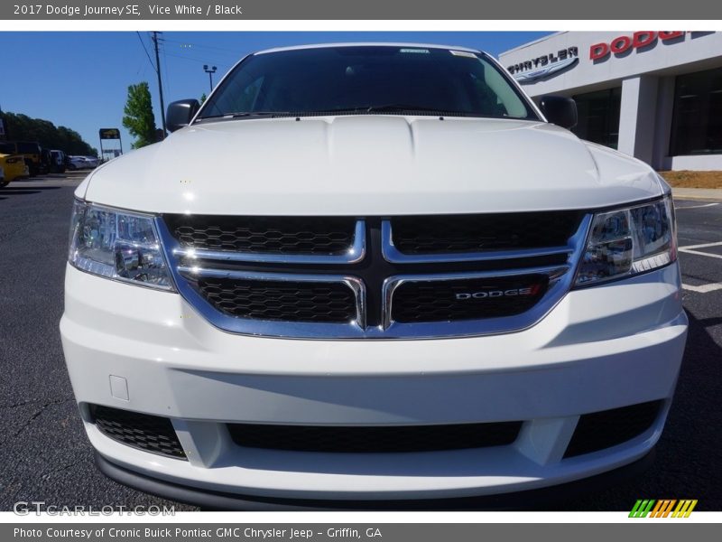 Vice White / Black 2017 Dodge Journey SE