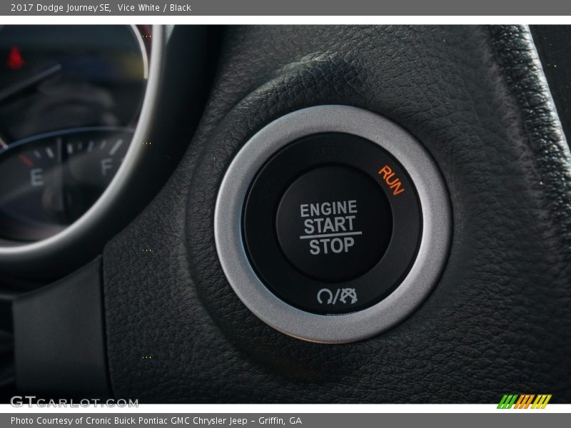 Vice White / Black 2017 Dodge Journey SE