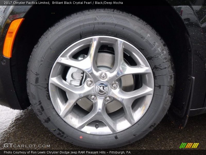 Brilliant Black Crystal Pearl / Black/Deep Mocha 2017 Chrysler Pacifica Limited