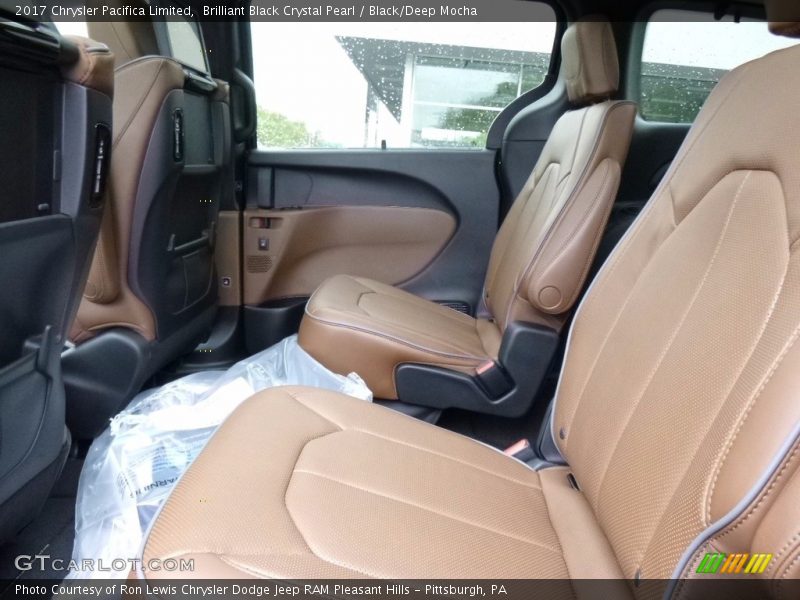 Brilliant Black Crystal Pearl / Black/Deep Mocha 2017 Chrysler Pacifica Limited