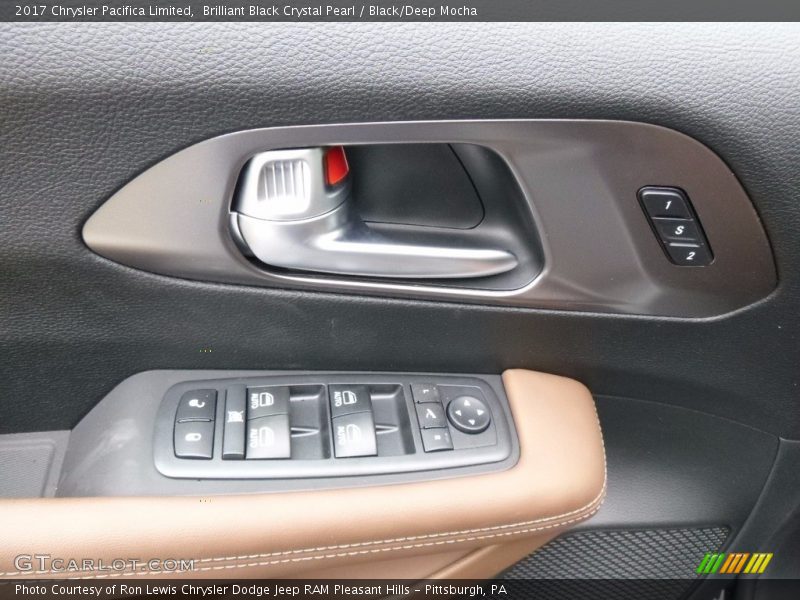 Brilliant Black Crystal Pearl / Black/Deep Mocha 2017 Chrysler Pacifica Limited