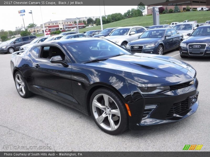 Front 3/4 View of 2017 Camaro SS Coupe