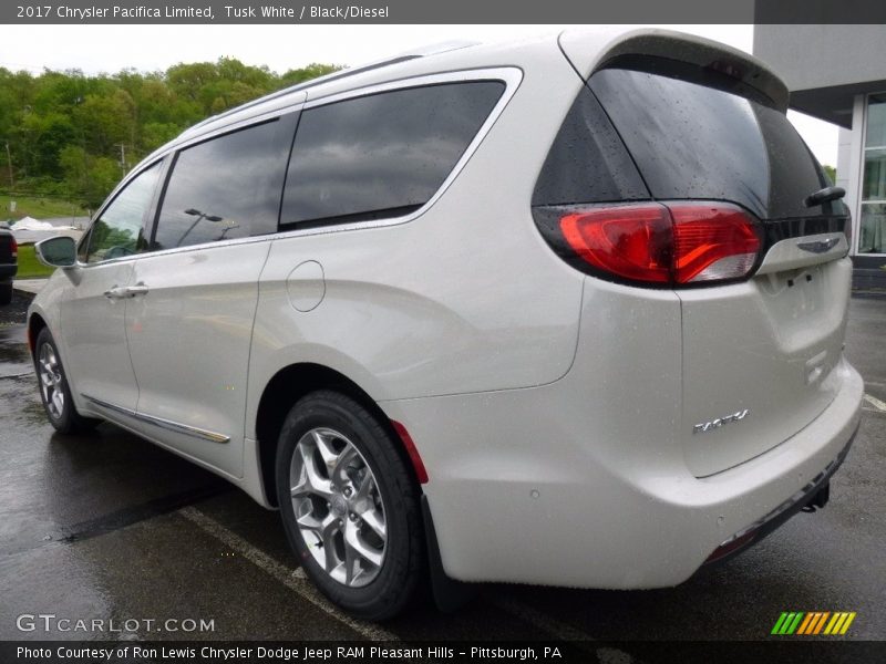 Tusk White / Black/Diesel 2017 Chrysler Pacifica Limited