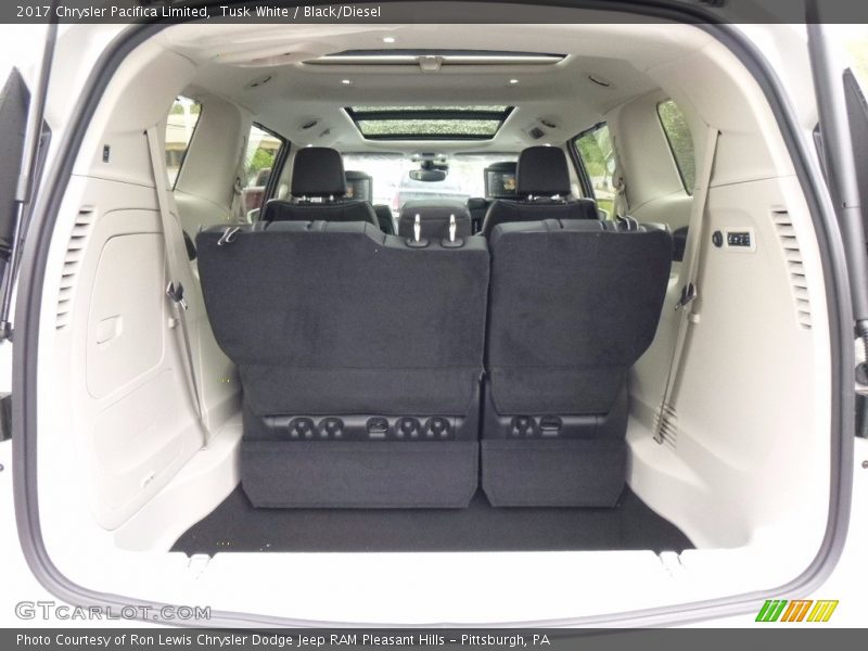Tusk White / Black/Diesel 2017 Chrysler Pacifica Limited