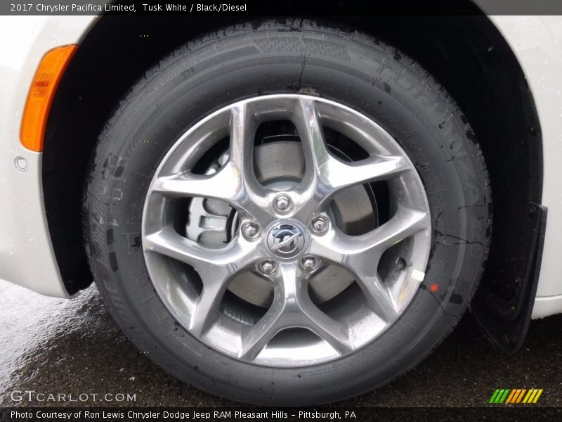 Tusk White / Black/Diesel 2017 Chrysler Pacifica Limited