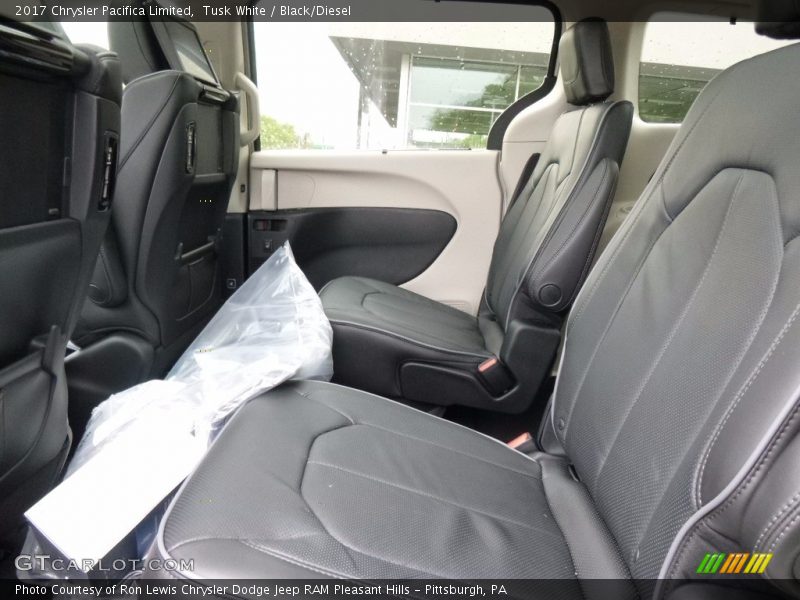 Tusk White / Black/Diesel 2017 Chrysler Pacifica Limited