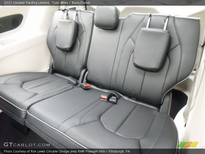 Tusk White / Black/Diesel 2017 Chrysler Pacifica Limited
