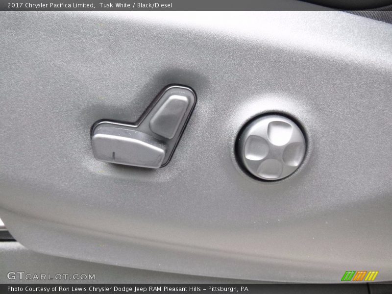 Tusk White / Black/Diesel 2017 Chrysler Pacifica Limited
