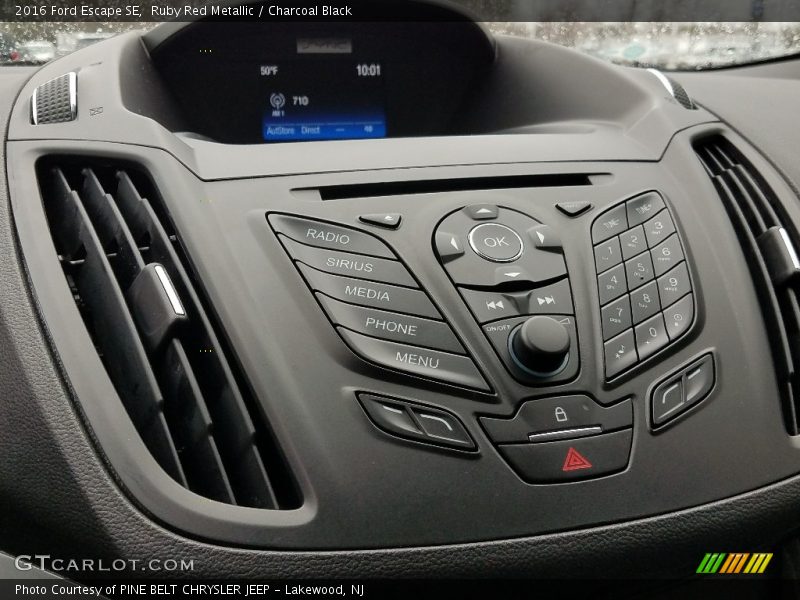 Ruby Red Metallic / Charcoal Black 2016 Ford Escape SE
