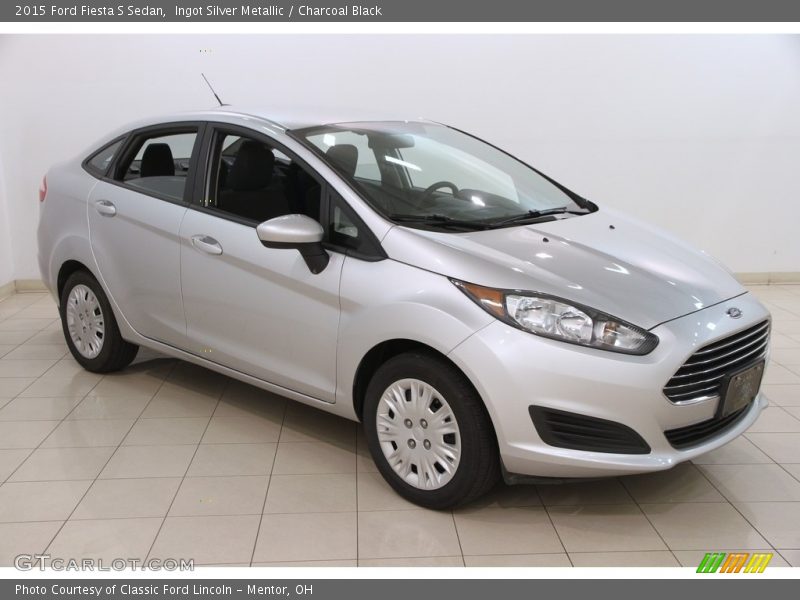 Ingot Silver Metallic / Charcoal Black 2015 Ford Fiesta S Sedan