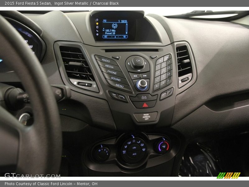 Ingot Silver Metallic / Charcoal Black 2015 Ford Fiesta S Sedan
