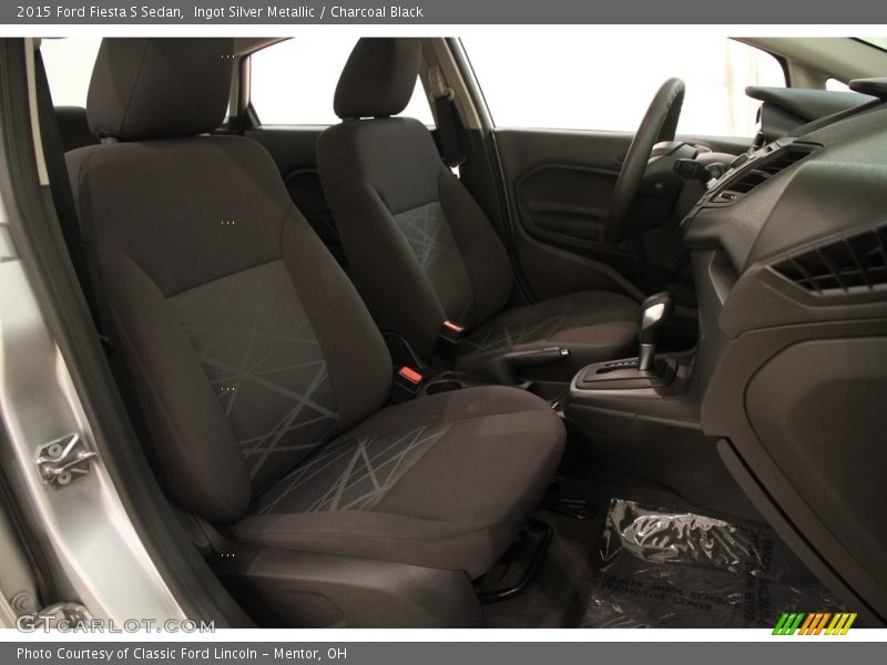 Ingot Silver Metallic / Charcoal Black 2015 Ford Fiesta S Sedan