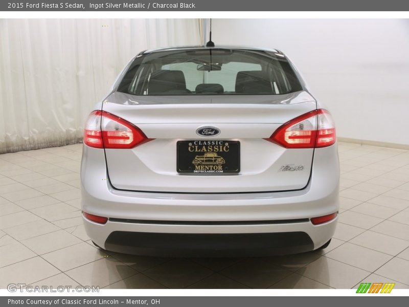 Ingot Silver Metallic / Charcoal Black 2015 Ford Fiesta S Sedan