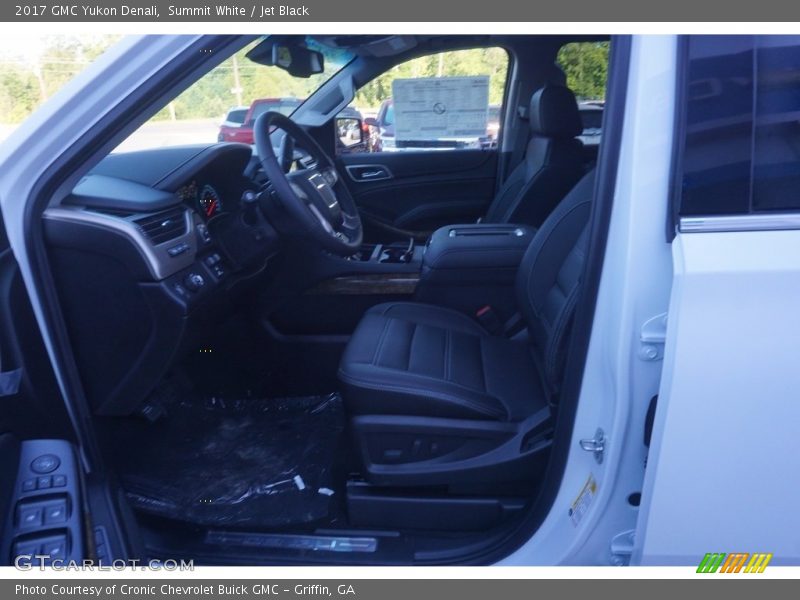 Summit White / Jet Black 2017 GMC Yukon Denali