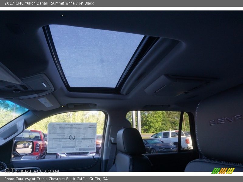 Summit White / Jet Black 2017 GMC Yukon Denali