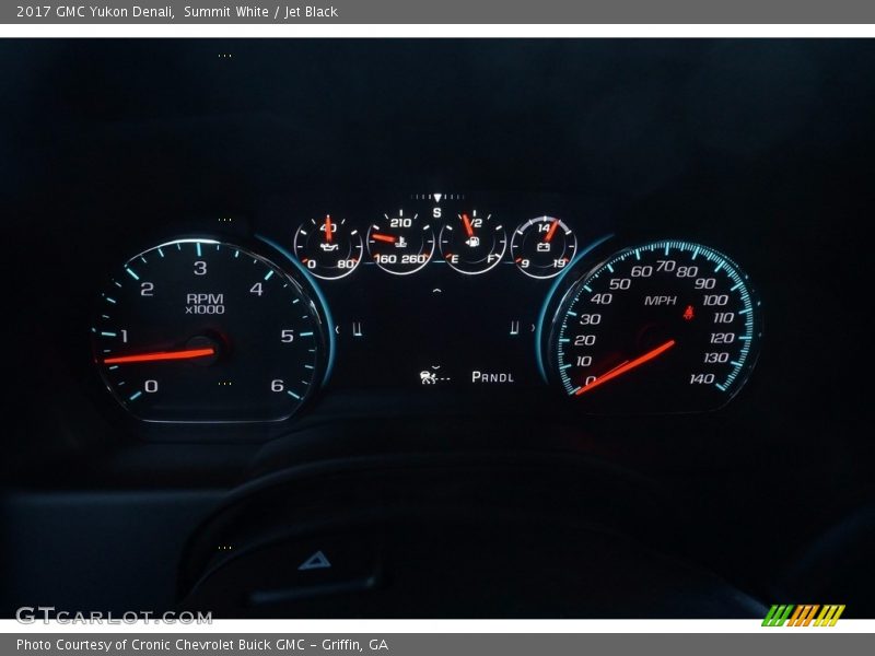 Summit White / Jet Black 2017 GMC Yukon Denali