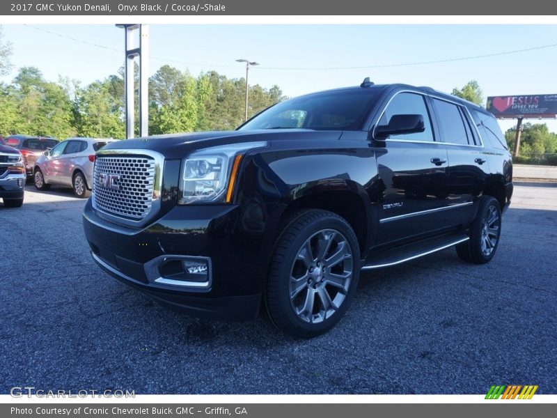 Onyx Black / Cocoa/­Shale 2017 GMC Yukon Denali