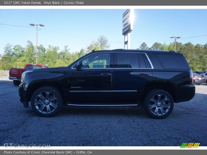 Onyx Black / Cocoa/­Shale 2017 GMC Yukon Denali
