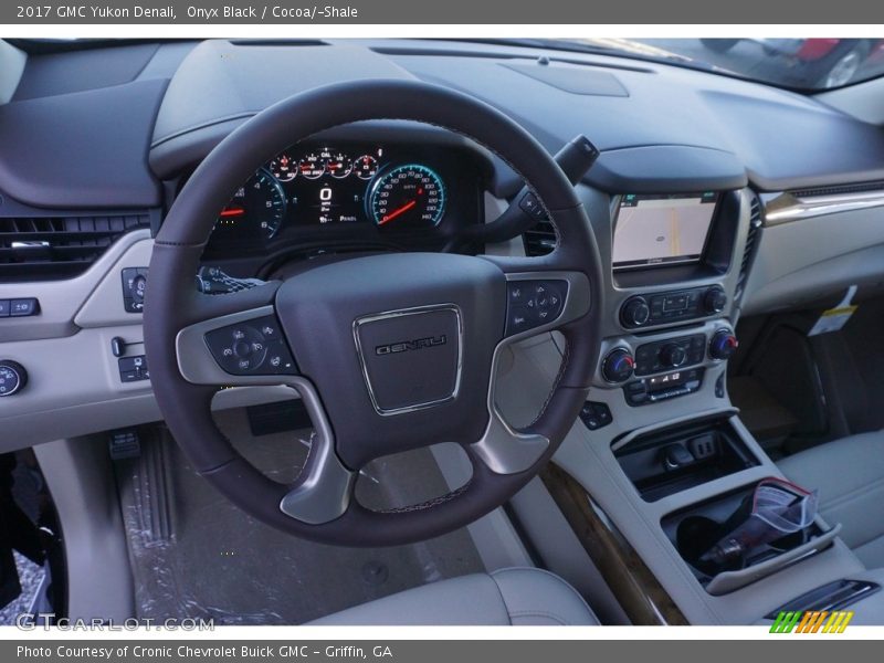Onyx Black / Cocoa/­Shale 2017 GMC Yukon Denali