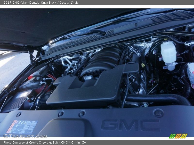 Onyx Black / Cocoa/­Shale 2017 GMC Yukon Denali