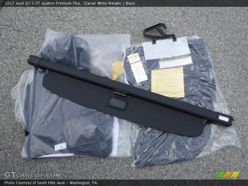 Glacier White Metallic / Black 2017 Audi Q7 3.0T quattro Premium Plus