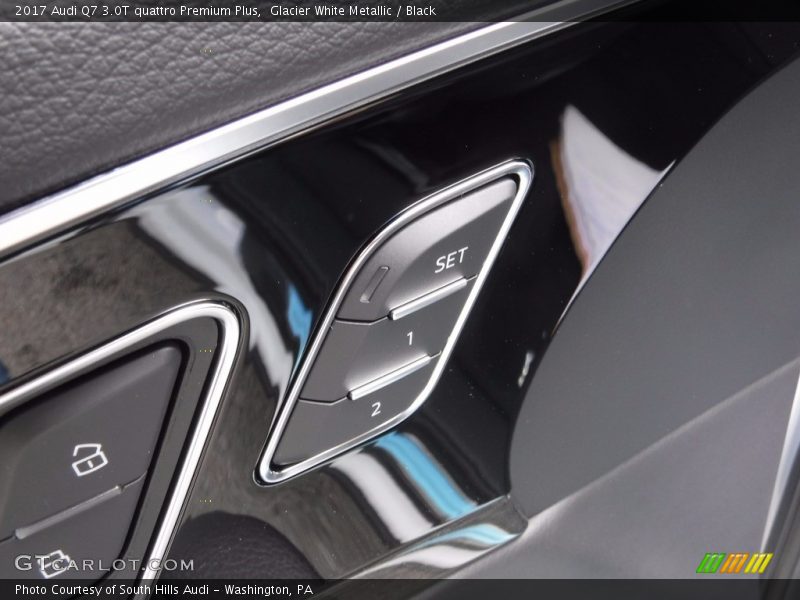 Glacier White Metallic / Black 2017 Audi Q7 3.0T quattro Premium Plus