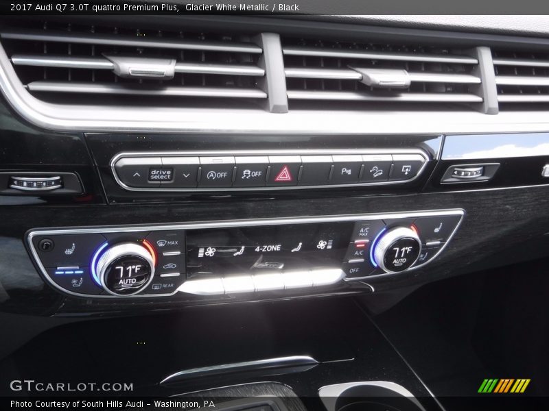 Glacier White Metallic / Black 2017 Audi Q7 3.0T quattro Premium Plus