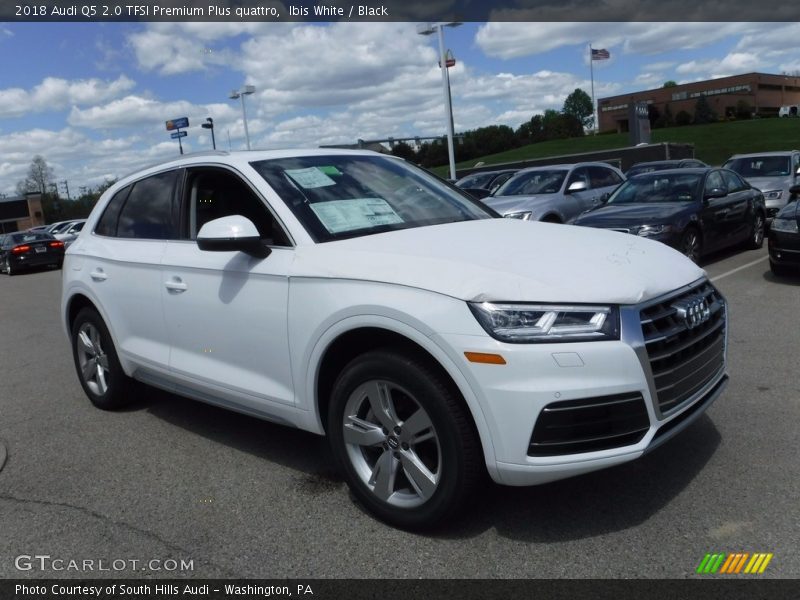 Front 3/4 View of 2018 Q5 2.0 TFSI Premium Plus quattro