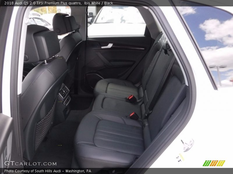 Rear Seat of 2018 Q5 2.0 TFSI Premium Plus quattro