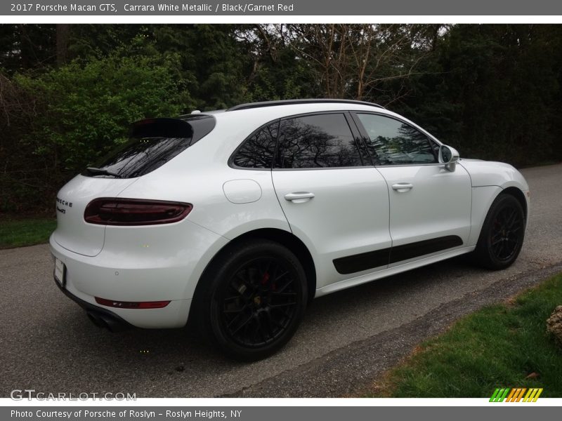 Carrara White Metallic / Black/Garnet Red 2017 Porsche Macan GTS