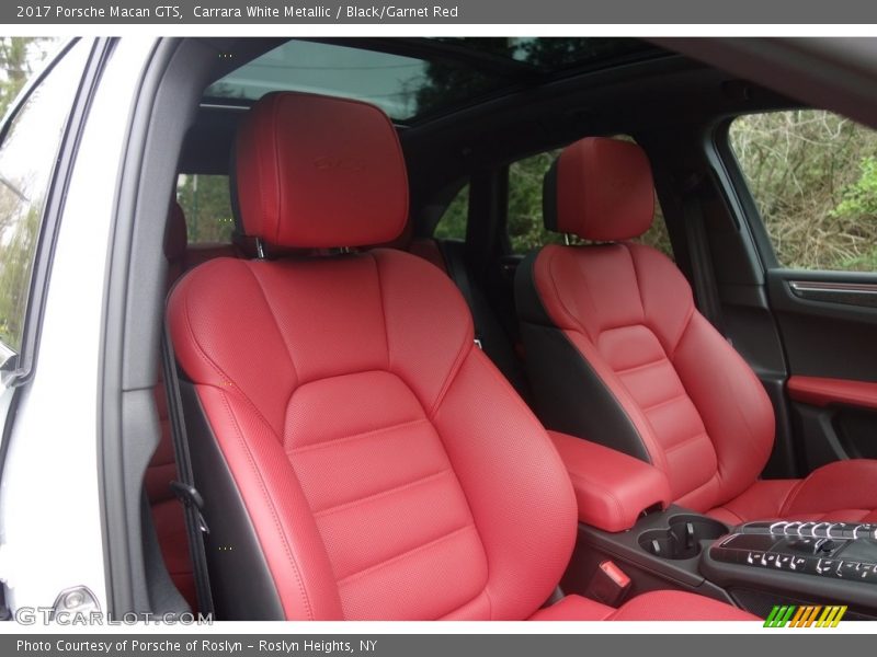 Front Seat of 2017 Macan GTS