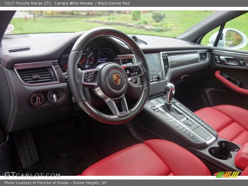 Carrara White Metallic / Black/Garnet Red 2017 Porsche Macan GTS