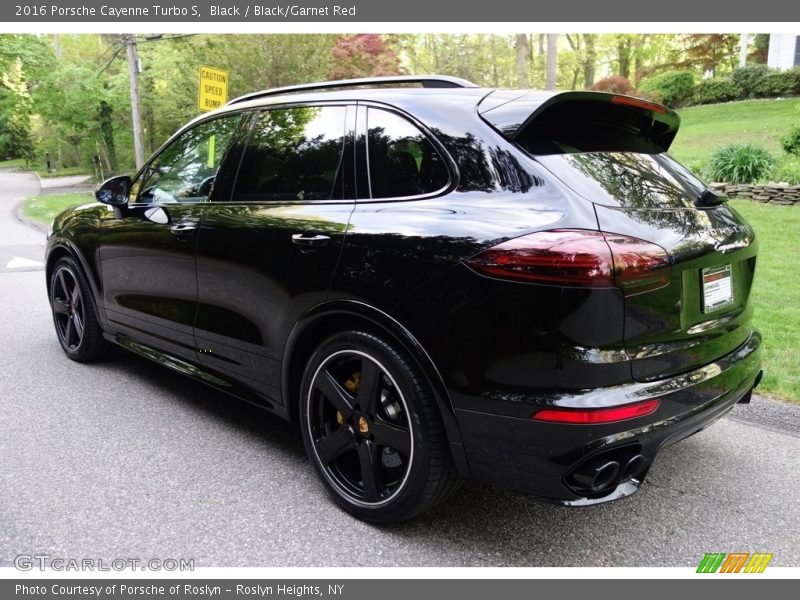 Black / Black/Garnet Red 2016 Porsche Cayenne Turbo S