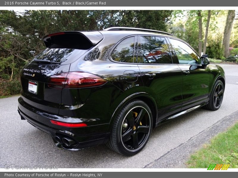 Black / Black/Garnet Red 2016 Porsche Cayenne Turbo S